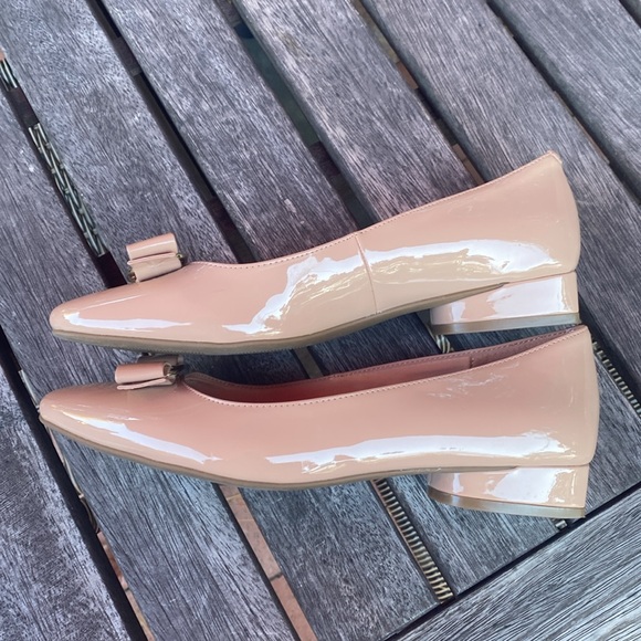 Anne Klein patent flats - Picture 2 of 5